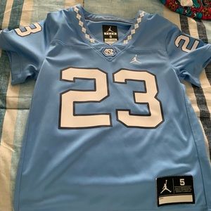 UNC Jersey kids size 5. Super cute! Boy or girl